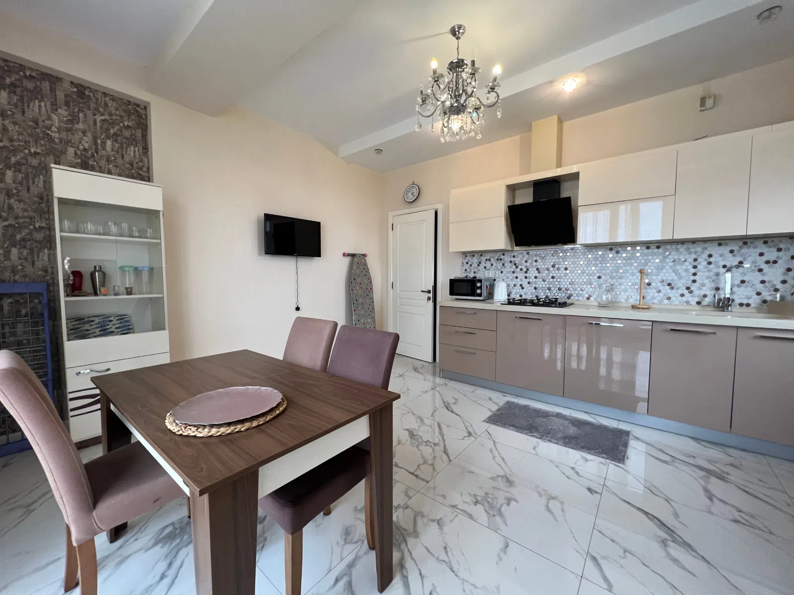 4 otaqlı mənzil 180 m² kirayə verilir — şəkil 14