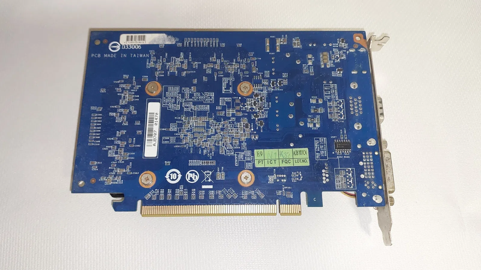 "GIGABYTE NVIDIA GeForce 210" videokart — şəkil 2
