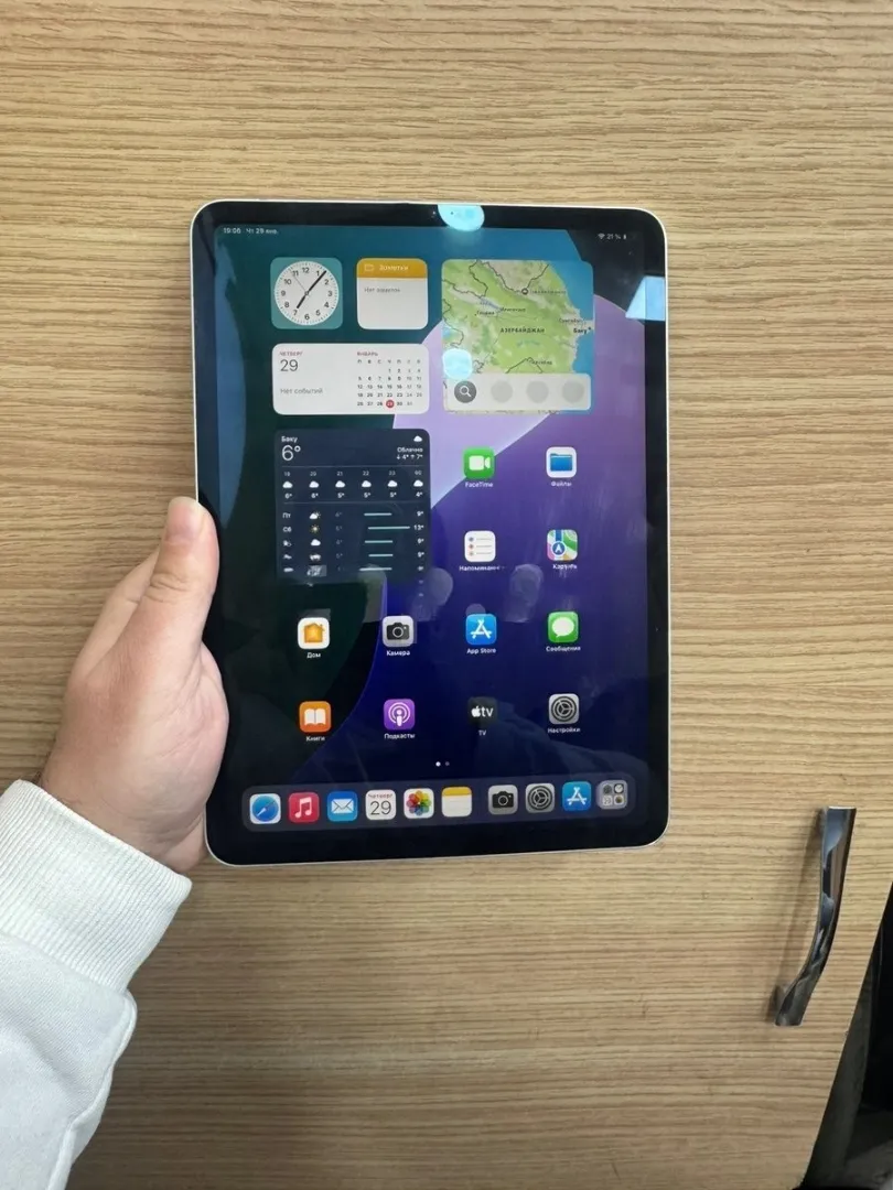 Apple brand tablet, Silver color - Tenderyard