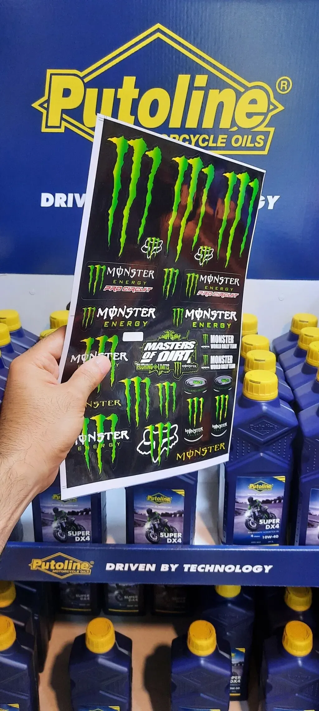 Monster Energy loqolu stiker dəsti — şəkil 1