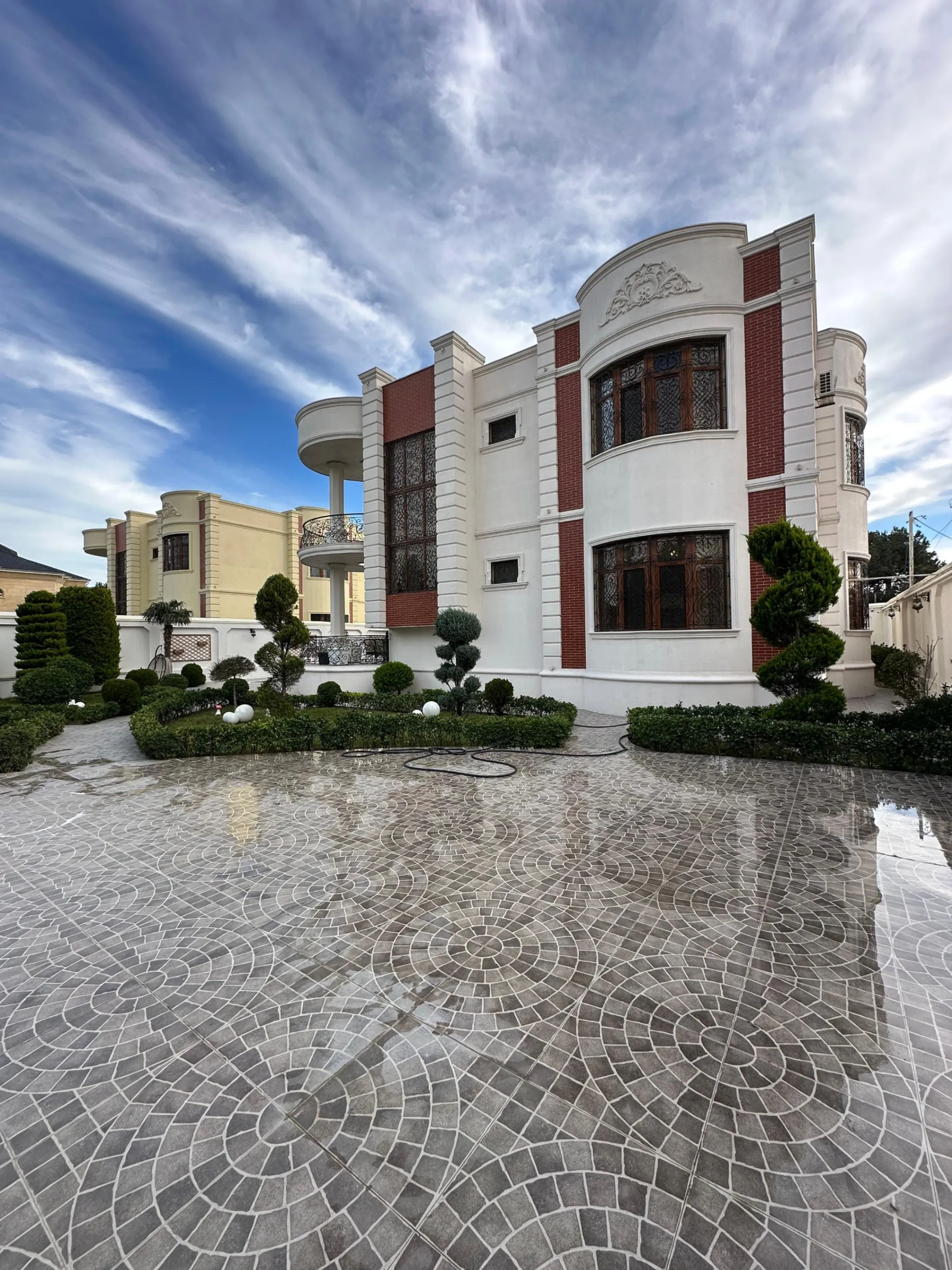 12 otaqlı villa 840 m² - 18 sot torpaq sahəsində satılır — şəkil 2