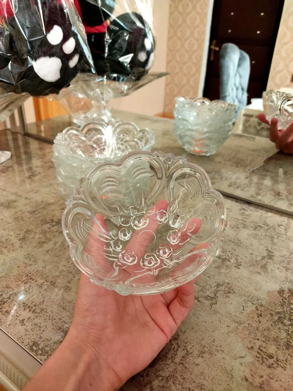 Kasa Şəffaf rəng, Şüşə material
