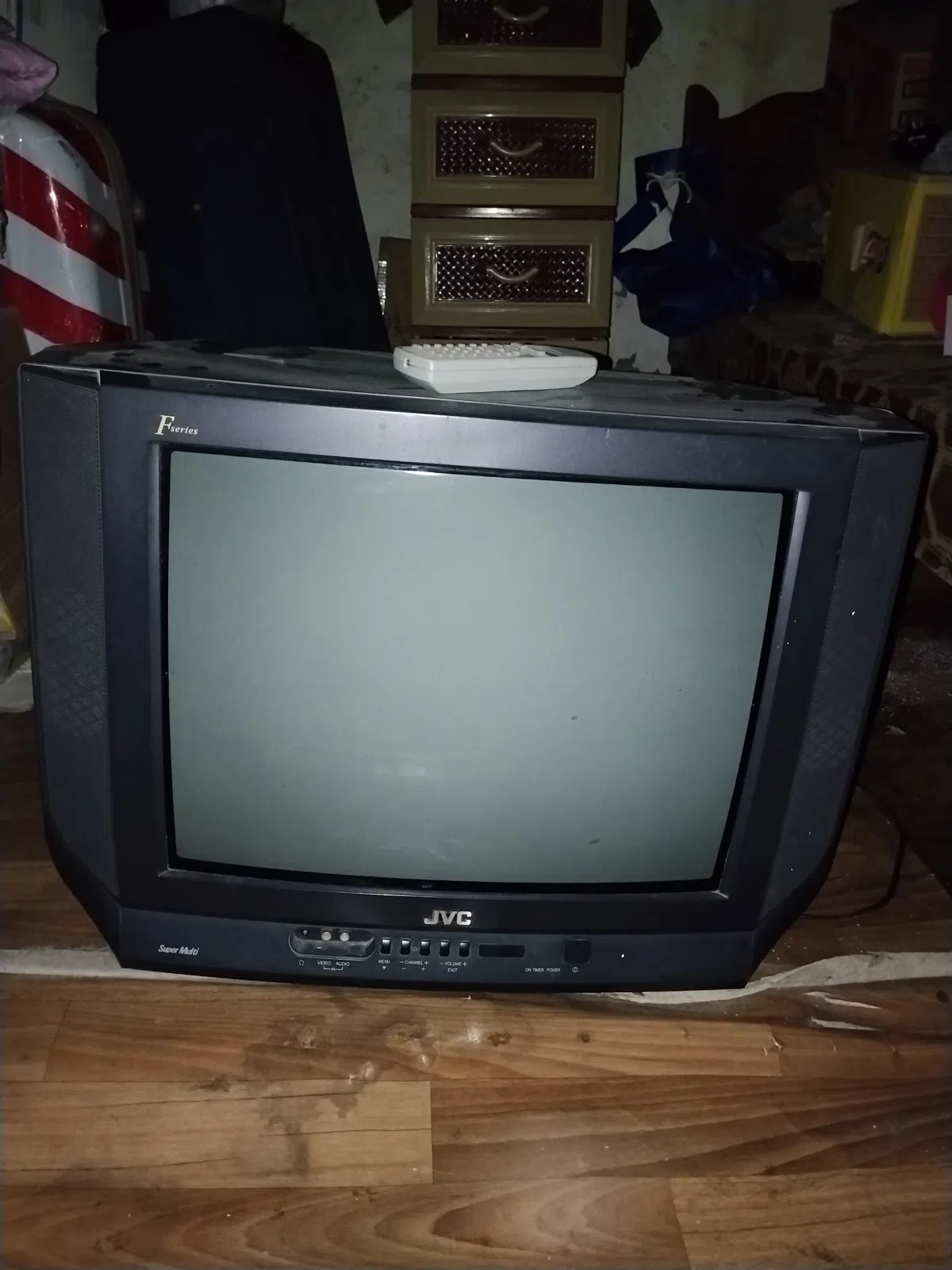 JVC markalı televizor, QNED — şəkil 1
