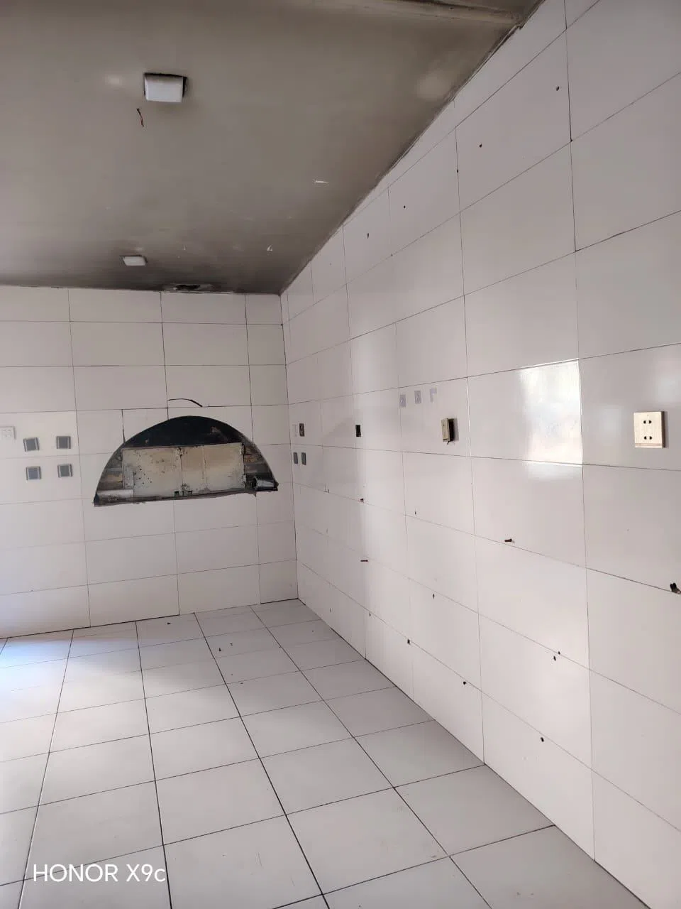 Yaxşı təmirli obyekti, 25 m² kirayə verilir — şəkil 1