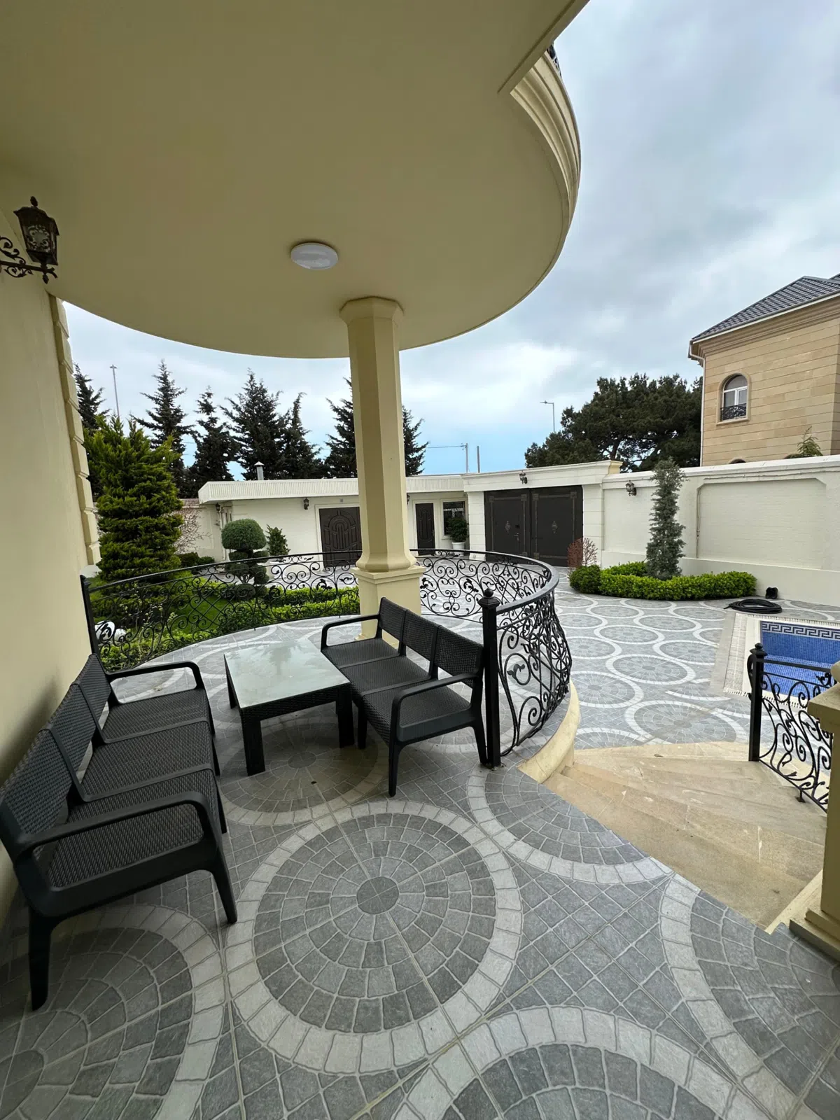 6 otaqlı villa 420 m² - 9 sot torpaq sahəsində satılır