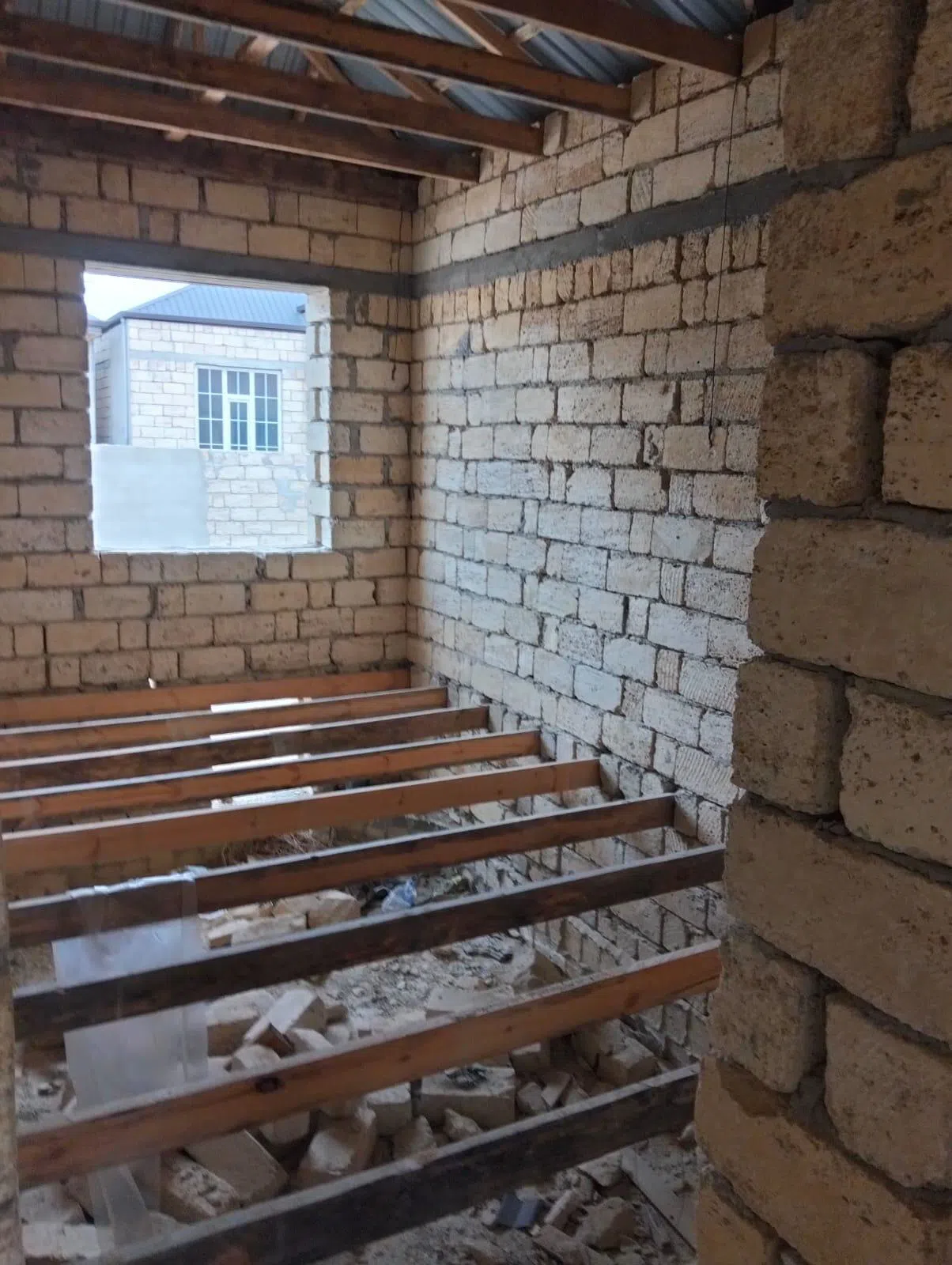 3 otaqlı həyət evi 70 m² - 2 sot torpaq sahəsində satılır — şəkil 1