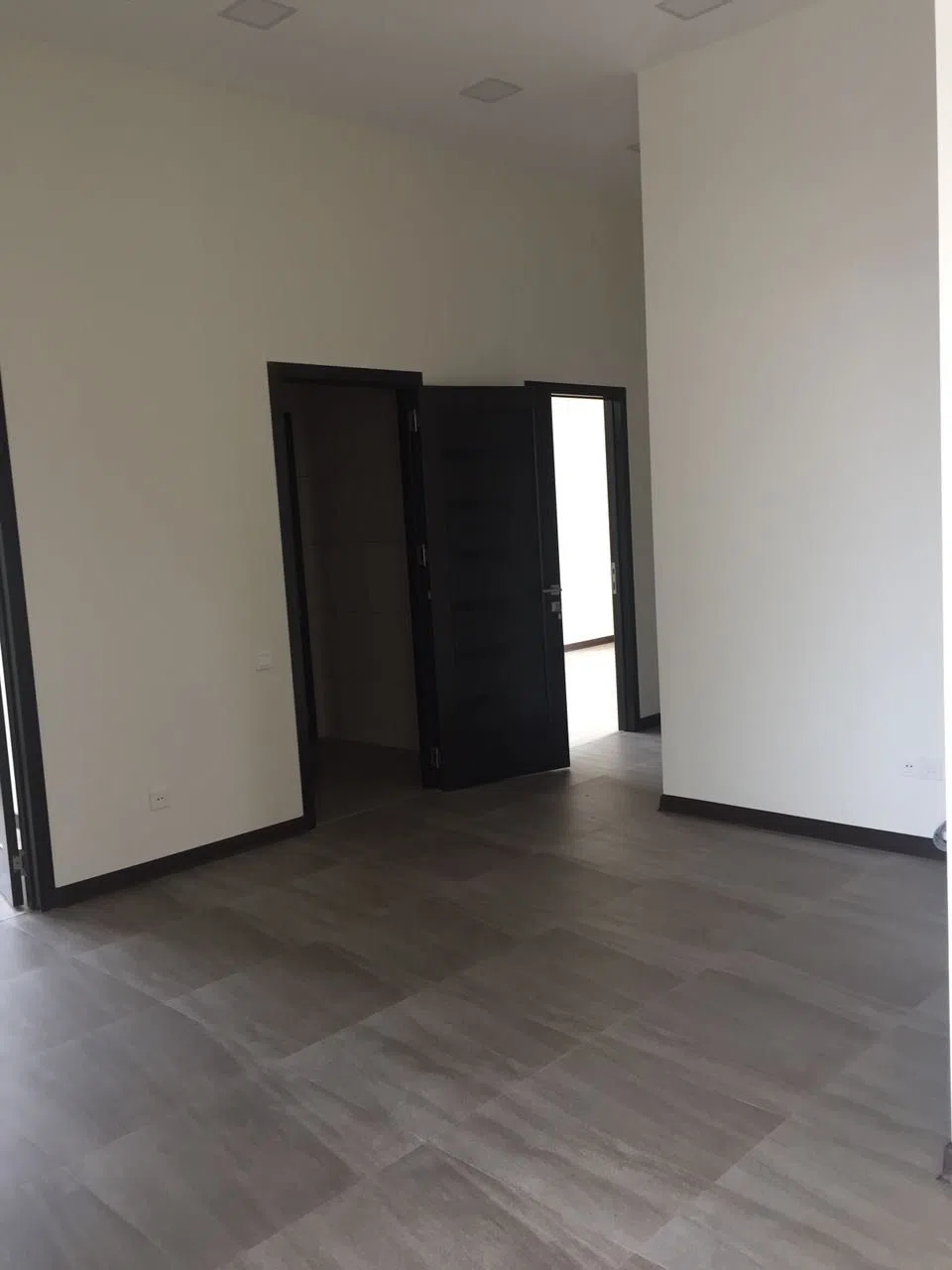 3 otaqlı ofis, 5400 m² kirayə verilir