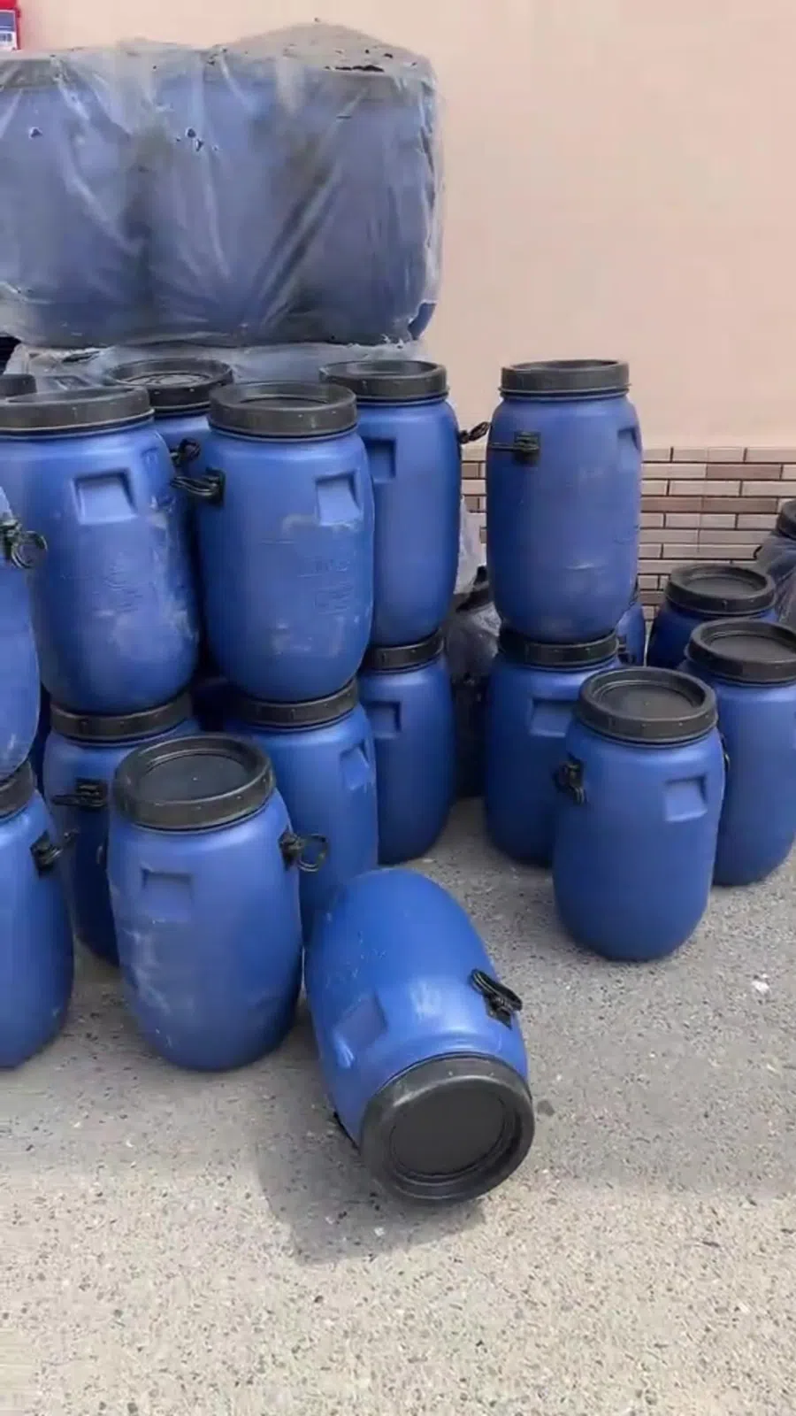 Bal üçün qida dərəcəli plastik və metal bidonlar — şəkil 26