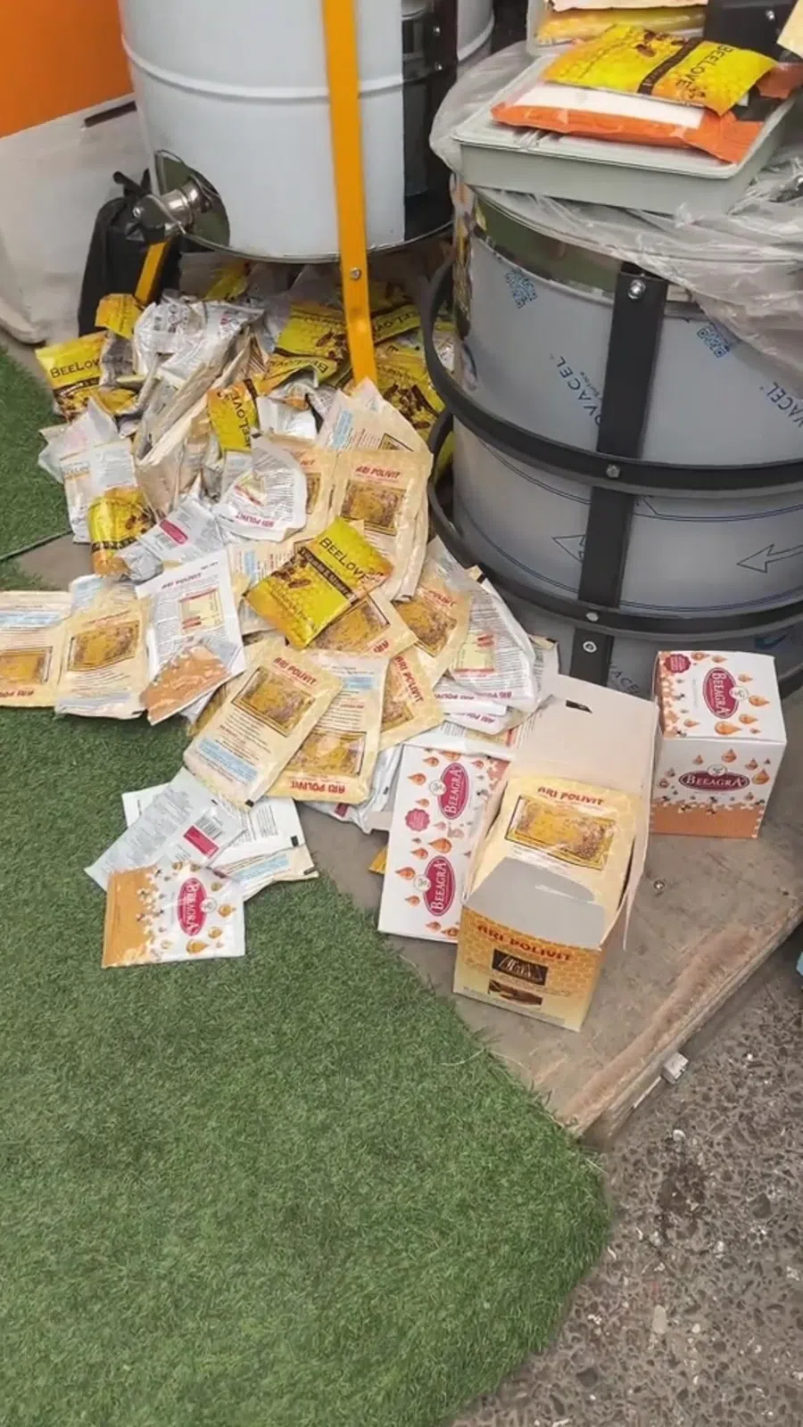Arı vitaminləri, arı ailələri üçün qida əlavəsi — şəkil 11