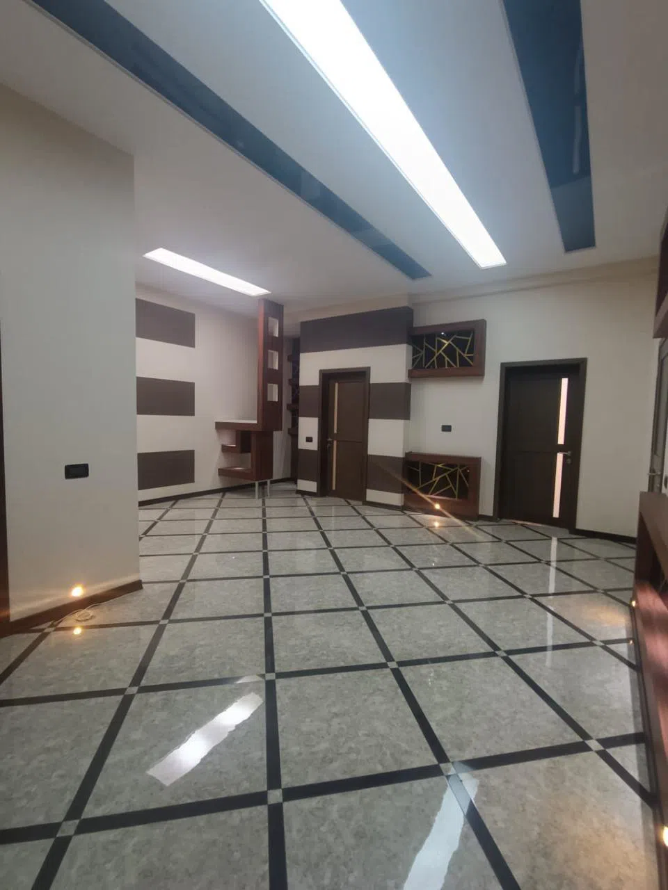 4 otaqlı mənzil 170 m² satılır
