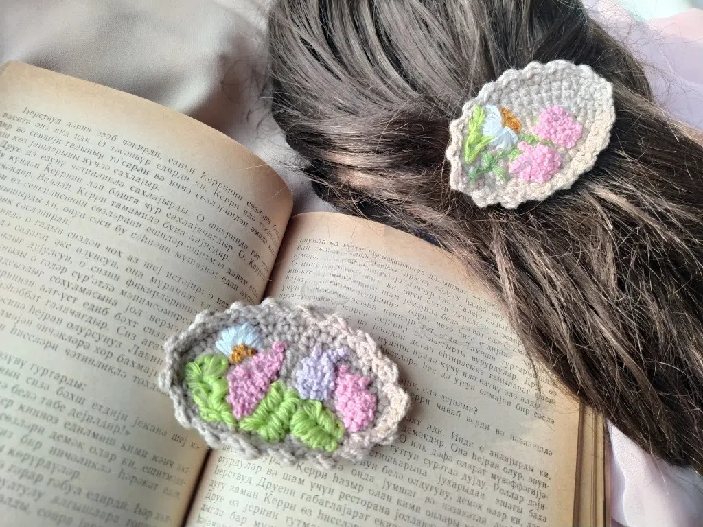 Qarışıq rəng saç aksesuarı