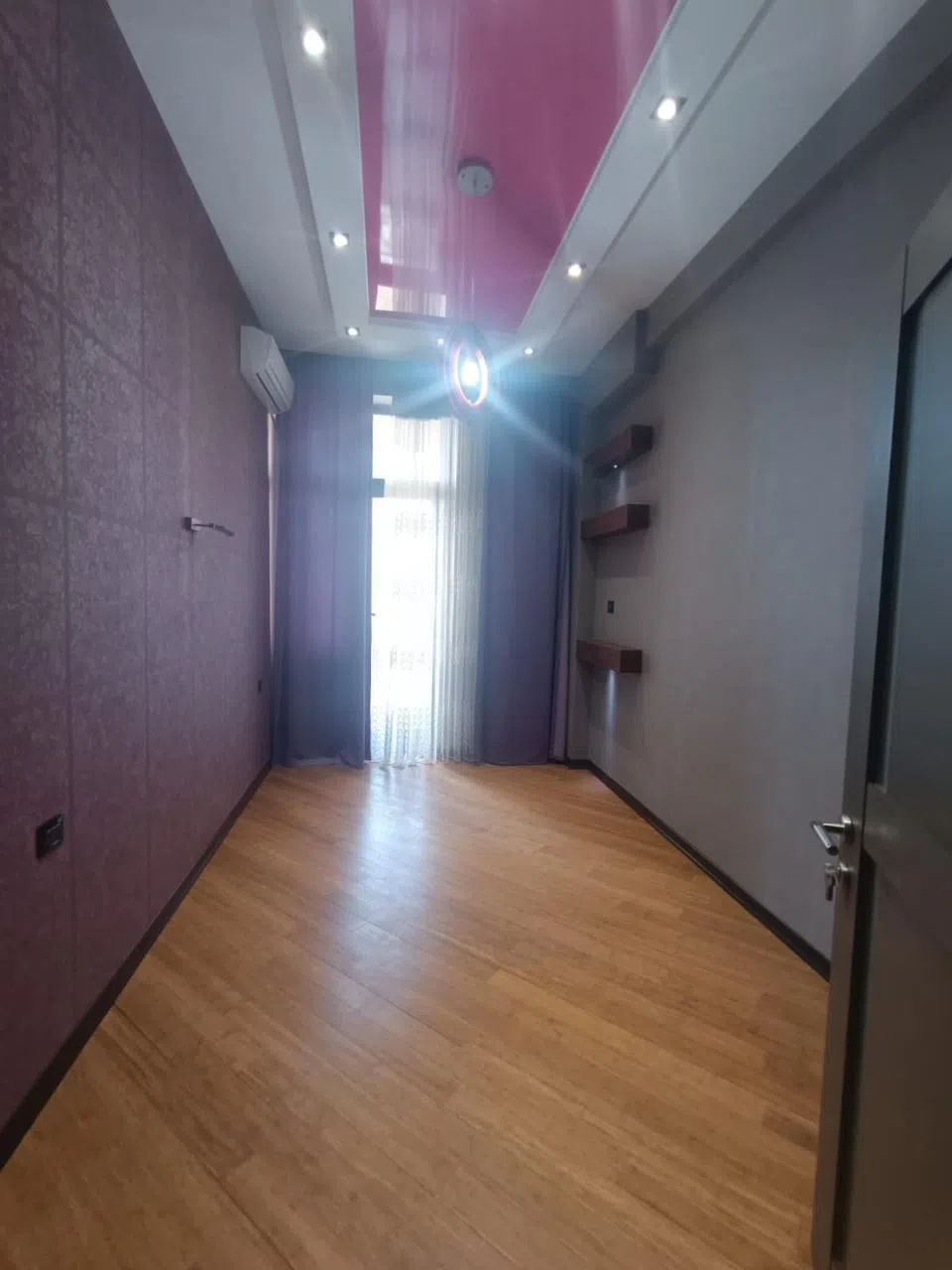 4 otaqlı mənzil 170 m² satılır
