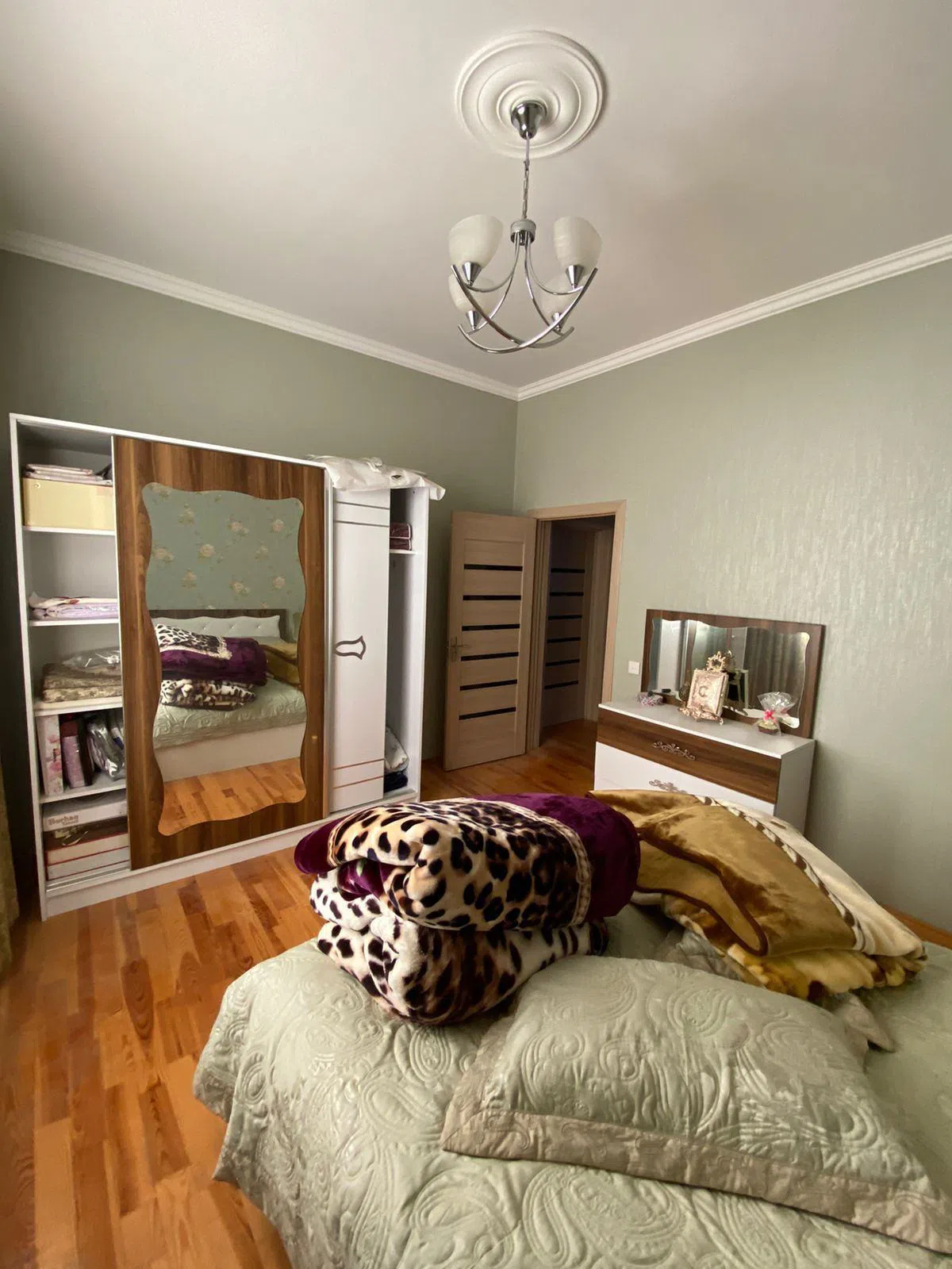 4 otaqlı həyət evi 300 m² - 3 sot torpaq sahəsində satılır — şəkil 10