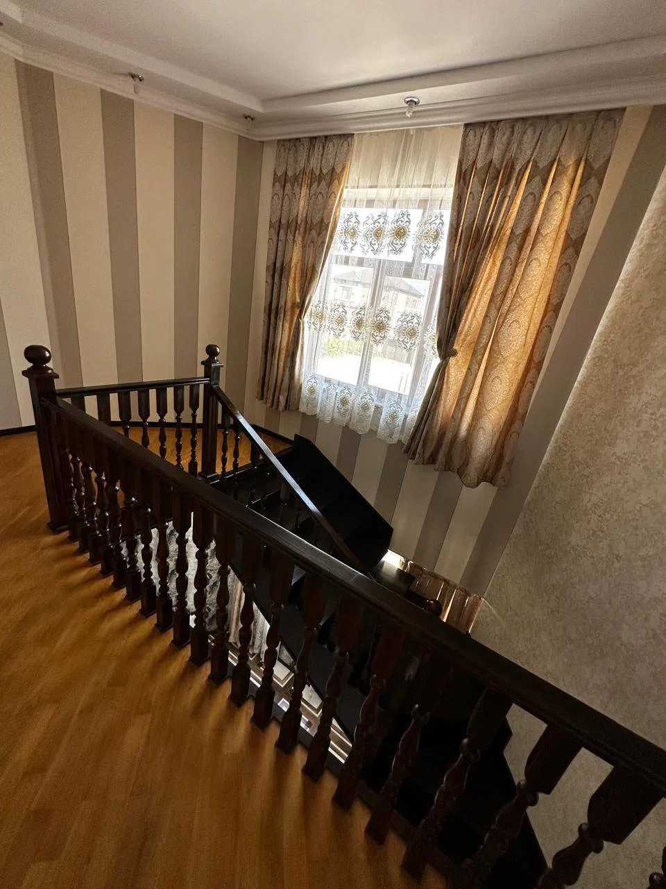 6 otaqlı həyət evi 250 m² satılır — şəkil 15