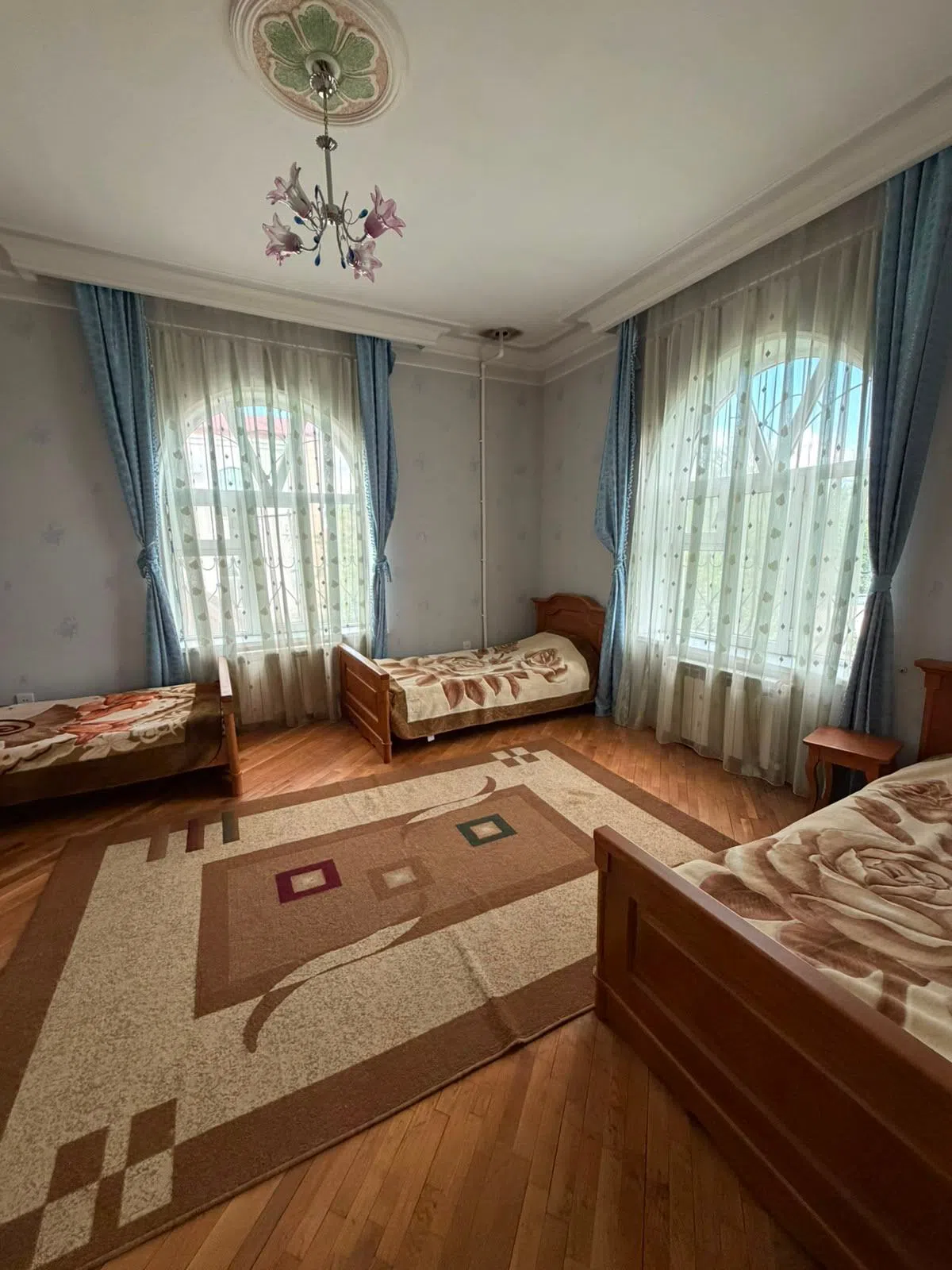 300 m² Yaxşı təmirli obyekt kirayə verilir — şəkil 3