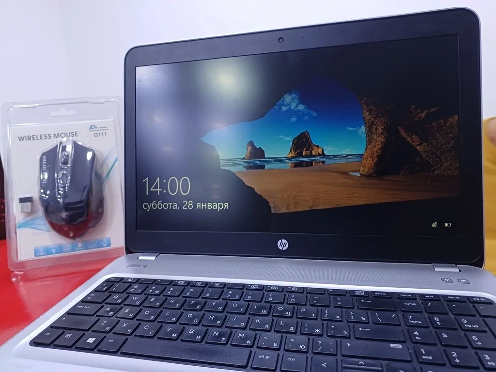 HP markalı notbuk, Gümüşü rəng