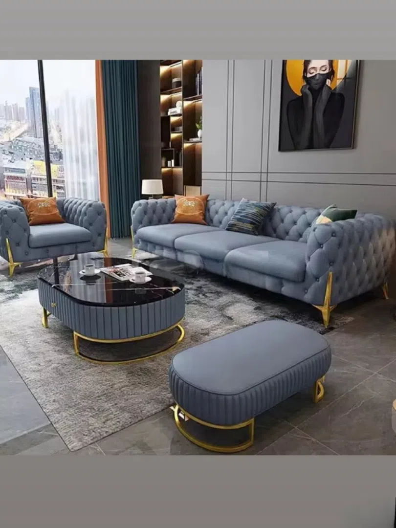 Üç yerli divan, Boz rəng