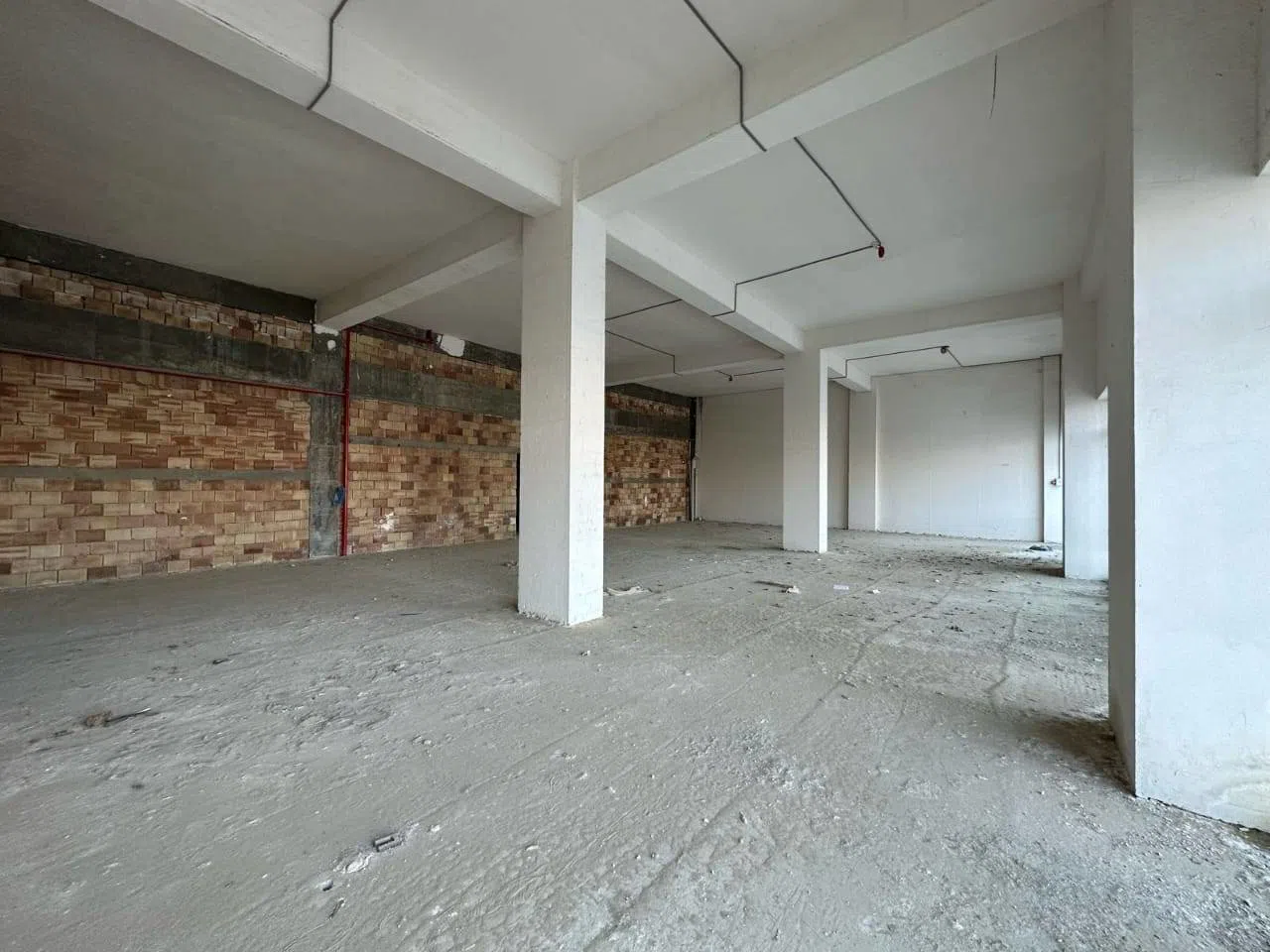Təmirsiz ticarət obyekti, 900 m² satılır — şəkil 4