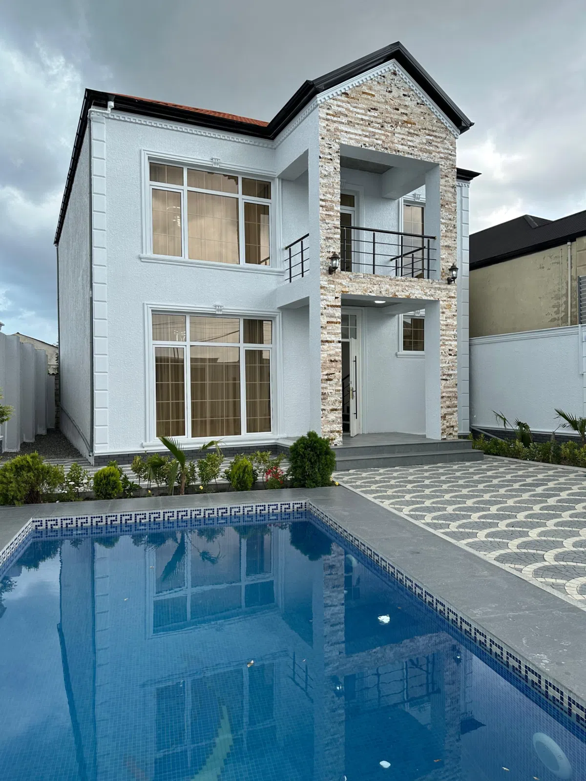5 otaqlı villa 220 m² - 3 sot torpaq sahəsində satılır — şəkil 1