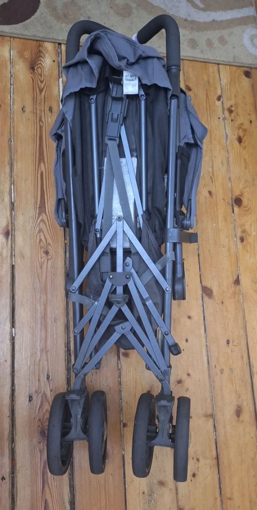 Uniseks arabası, Qara rəng