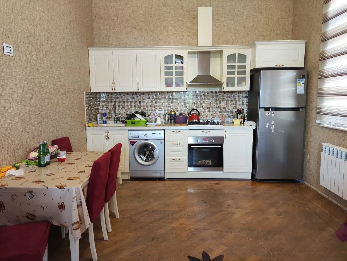 5 otaqlı həyət evi 504 m² - 24 sot torpaq sahəsində satılır