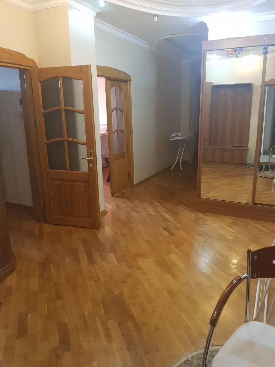 2 otaqlı mənzil 100 m² kirayə verilir — şəkil 9