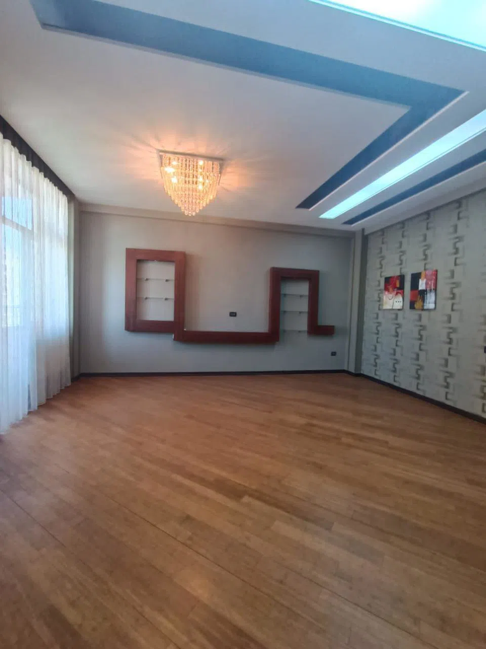 4 otaqlı mənzil 170 m² satılır