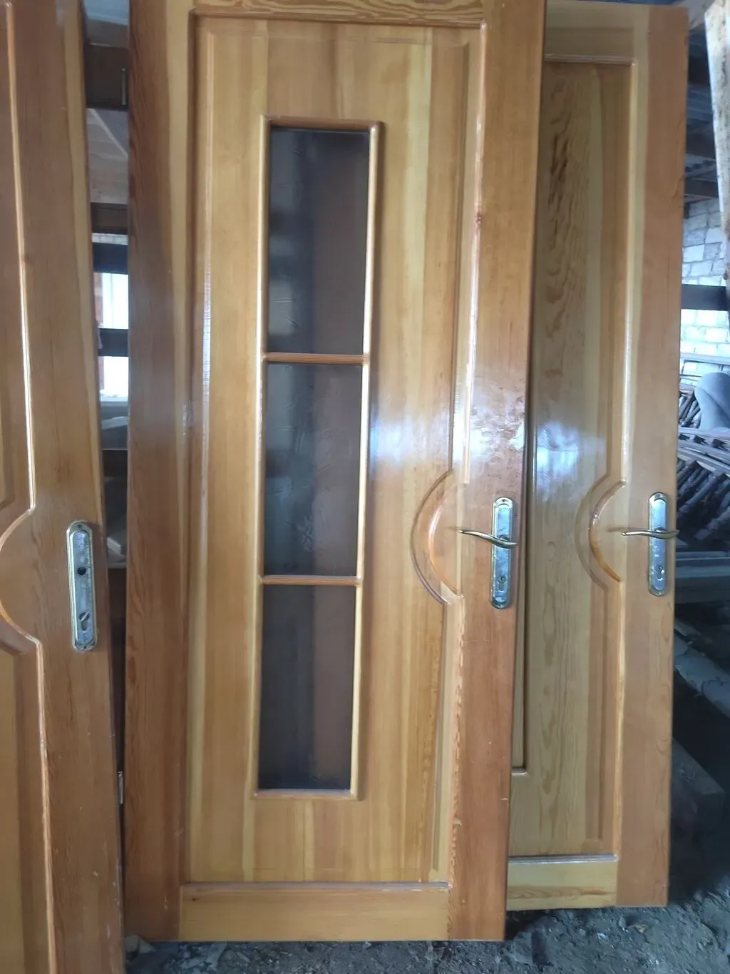 Fıstıq ağacından qapılar