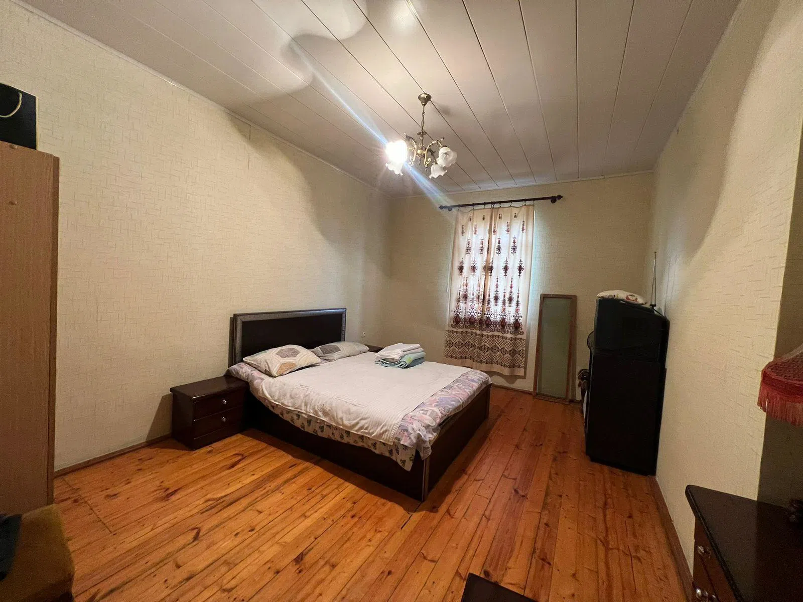 6 otaqlı bağ evi 200 m² 7 sot torpaq sahəsində satılır — şəkil 15