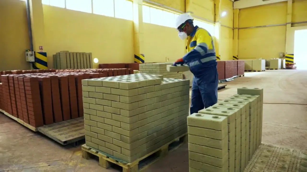 Geobrik kərpiclər, yüksək möhkəmlikli tikinti materialı — şəkil 15