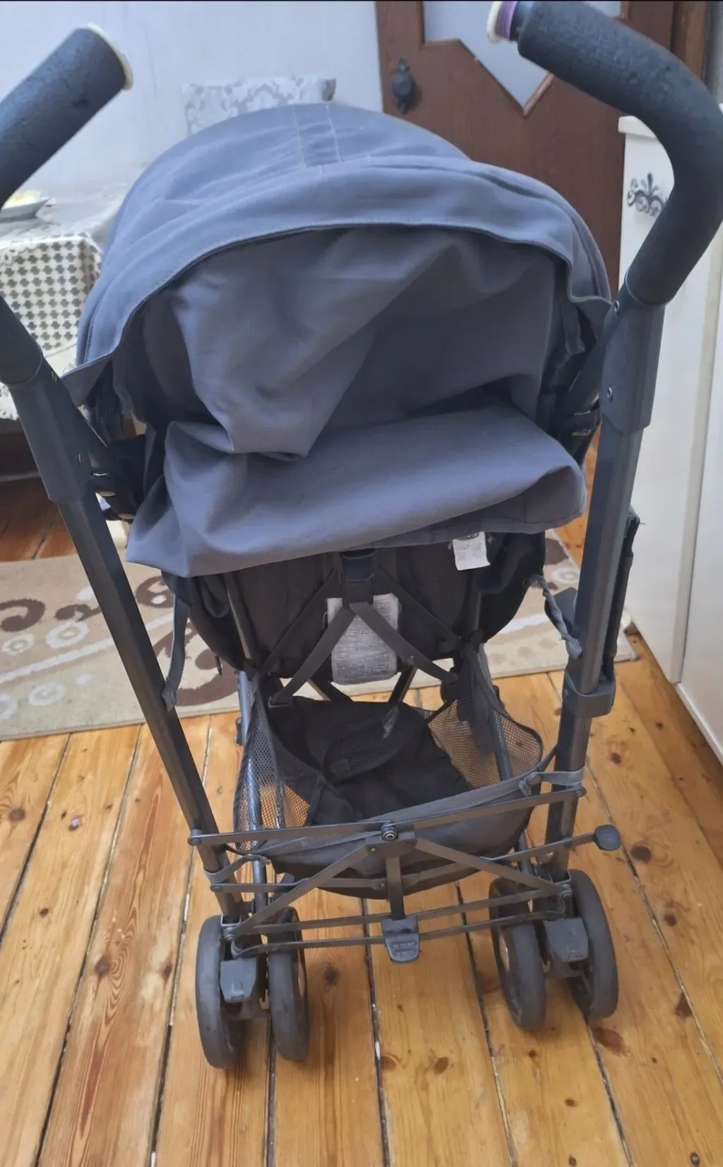 Uniseks arabası, Qara rəng