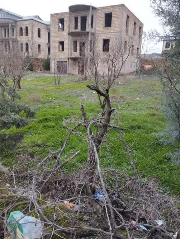 8 otaqlı həyət evi 300 m² - 14 sot torpaq sahəsində satılır — şəkil 1