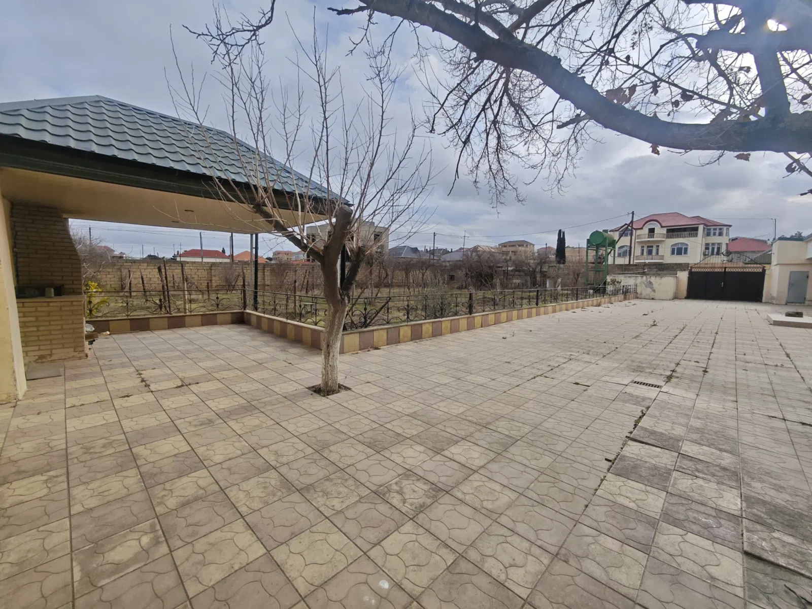 5 otaqlı bağ evi 255 m² 16 sot torpaq sahəsində satılır — şəkil 3