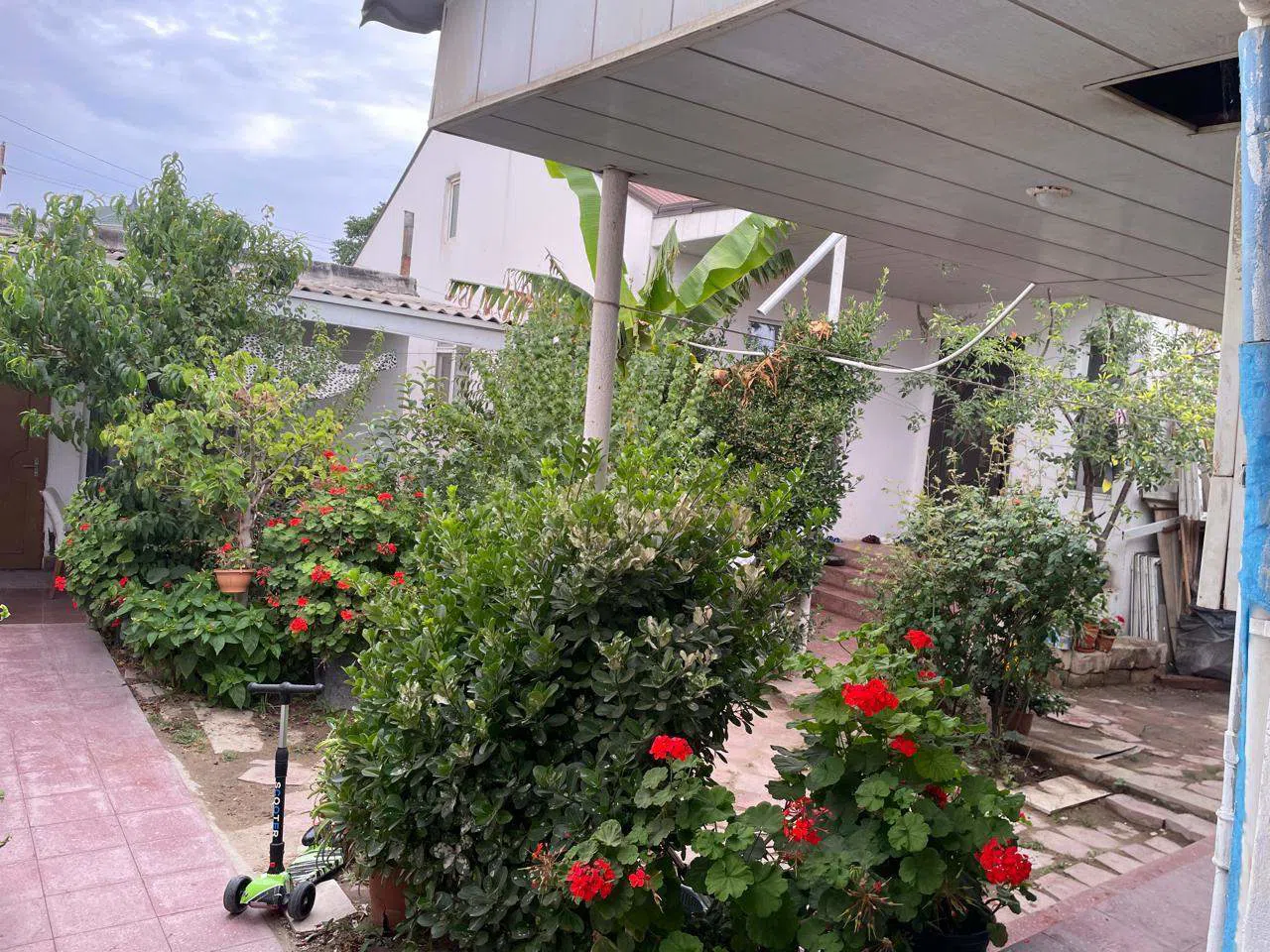 6 otaqlı həyət evi 180 m² - 4 sot torpaq sahəsində satılır