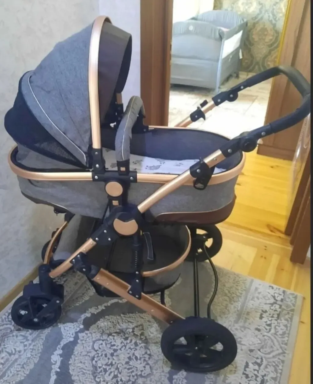 Uniseks arabası, Boz rəng