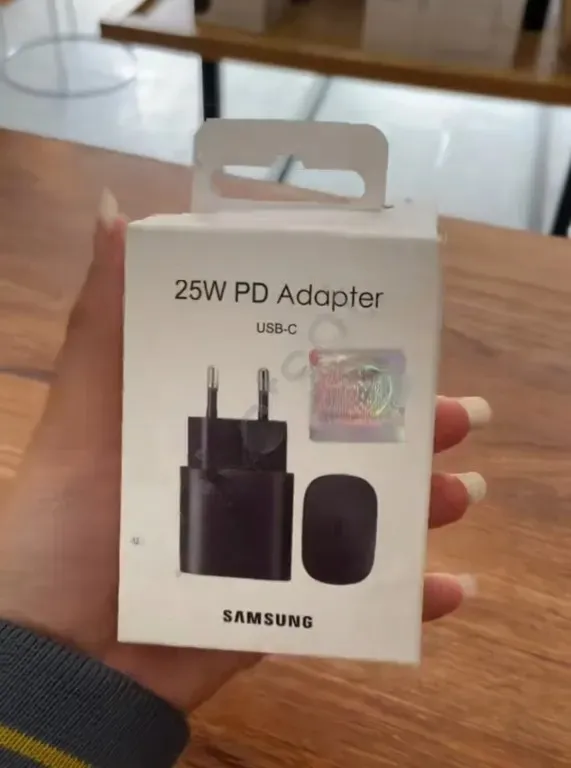 Simli növ adapter