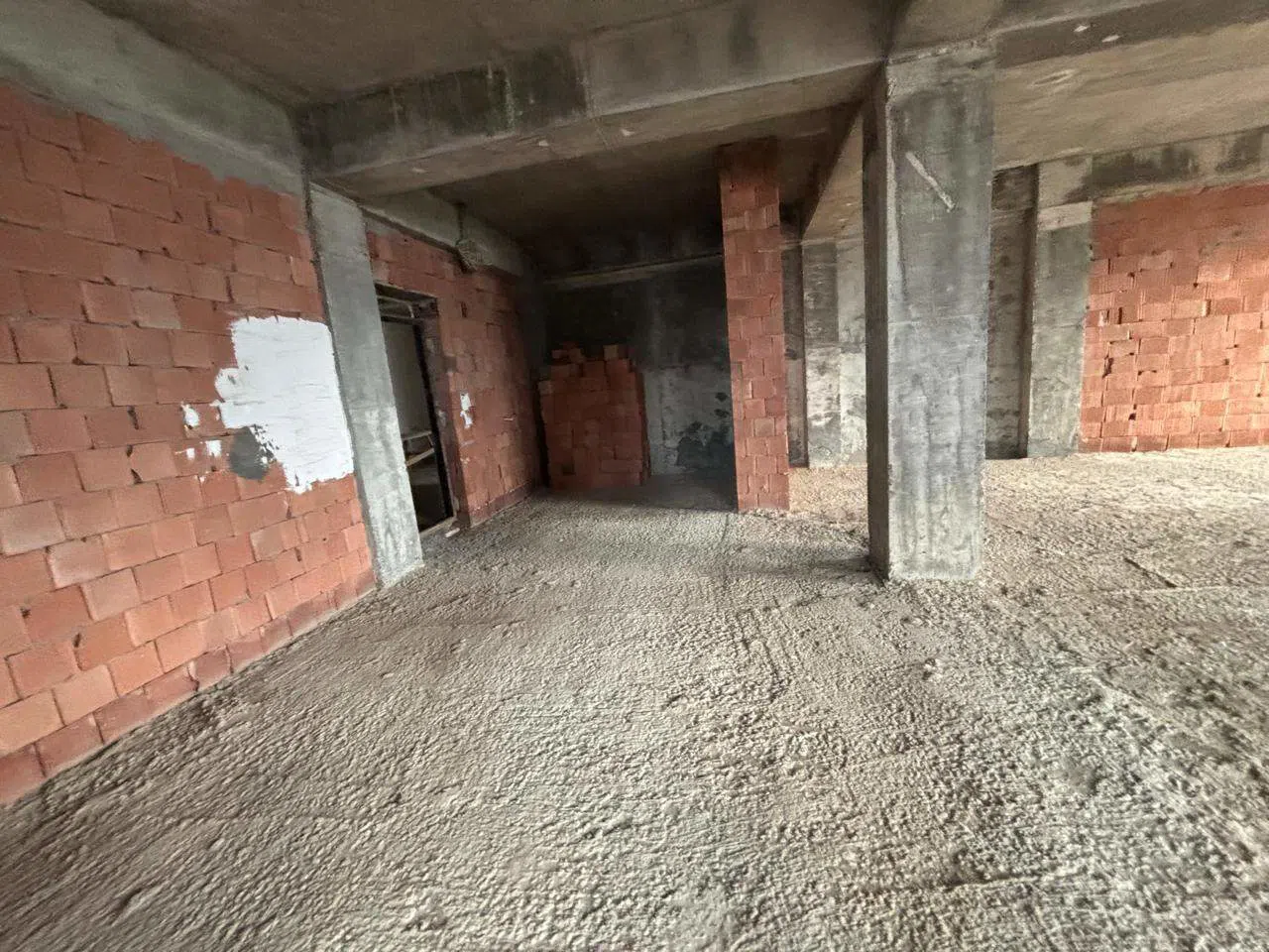 3 otaqlı mənzil 154.8 m² satılır