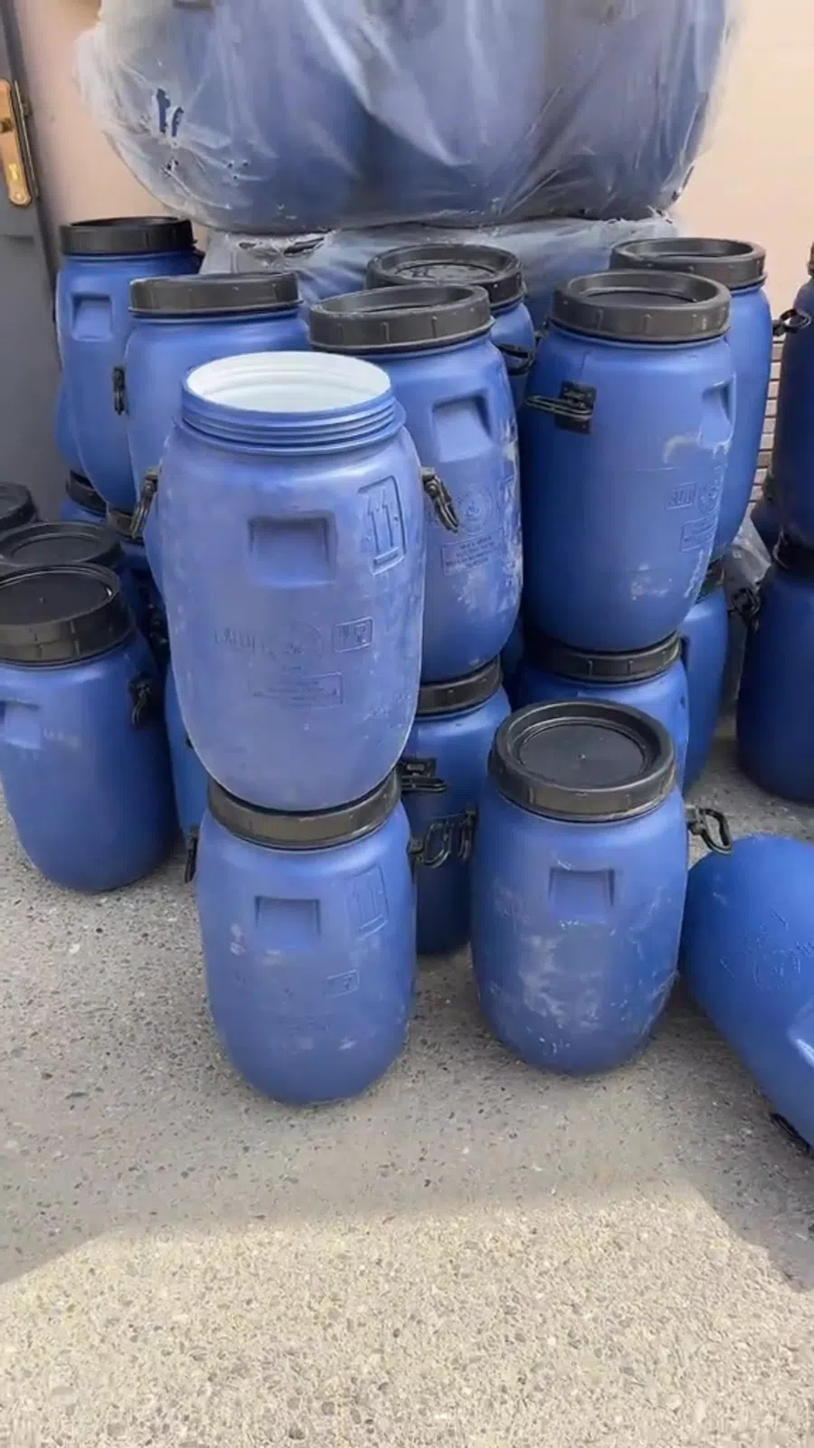 Bal üçün qida dərəcəli plastik və metal bidonlar — şəkil 25