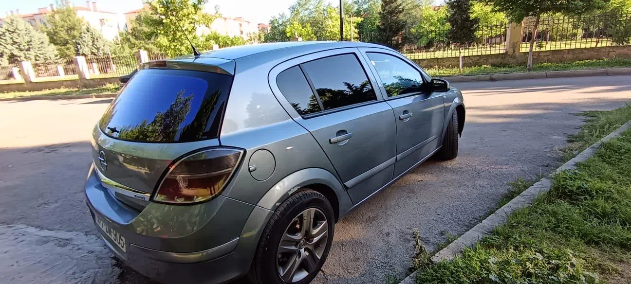 Opel Astra, 2009 il, 332800 km — şəkil 10