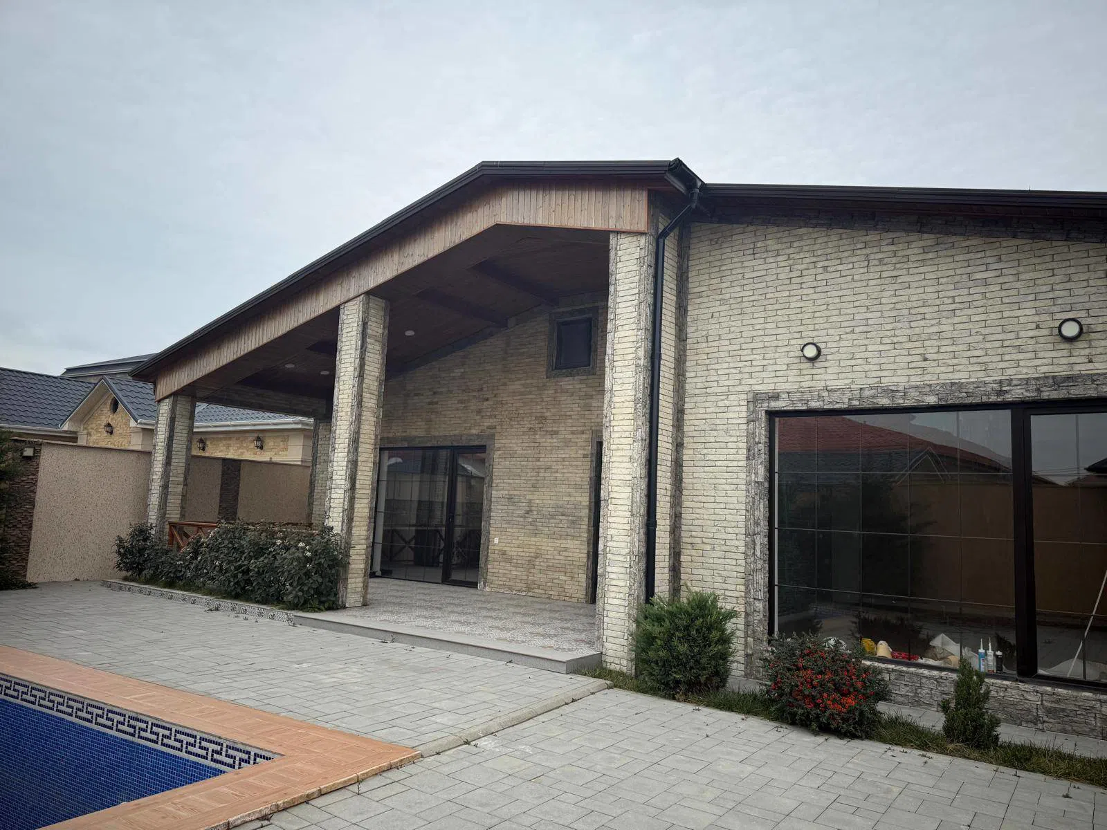 4 otaqlı bağ evi 195 m² 4.8 sot torpaq sahəsində satılır — şəkil 2