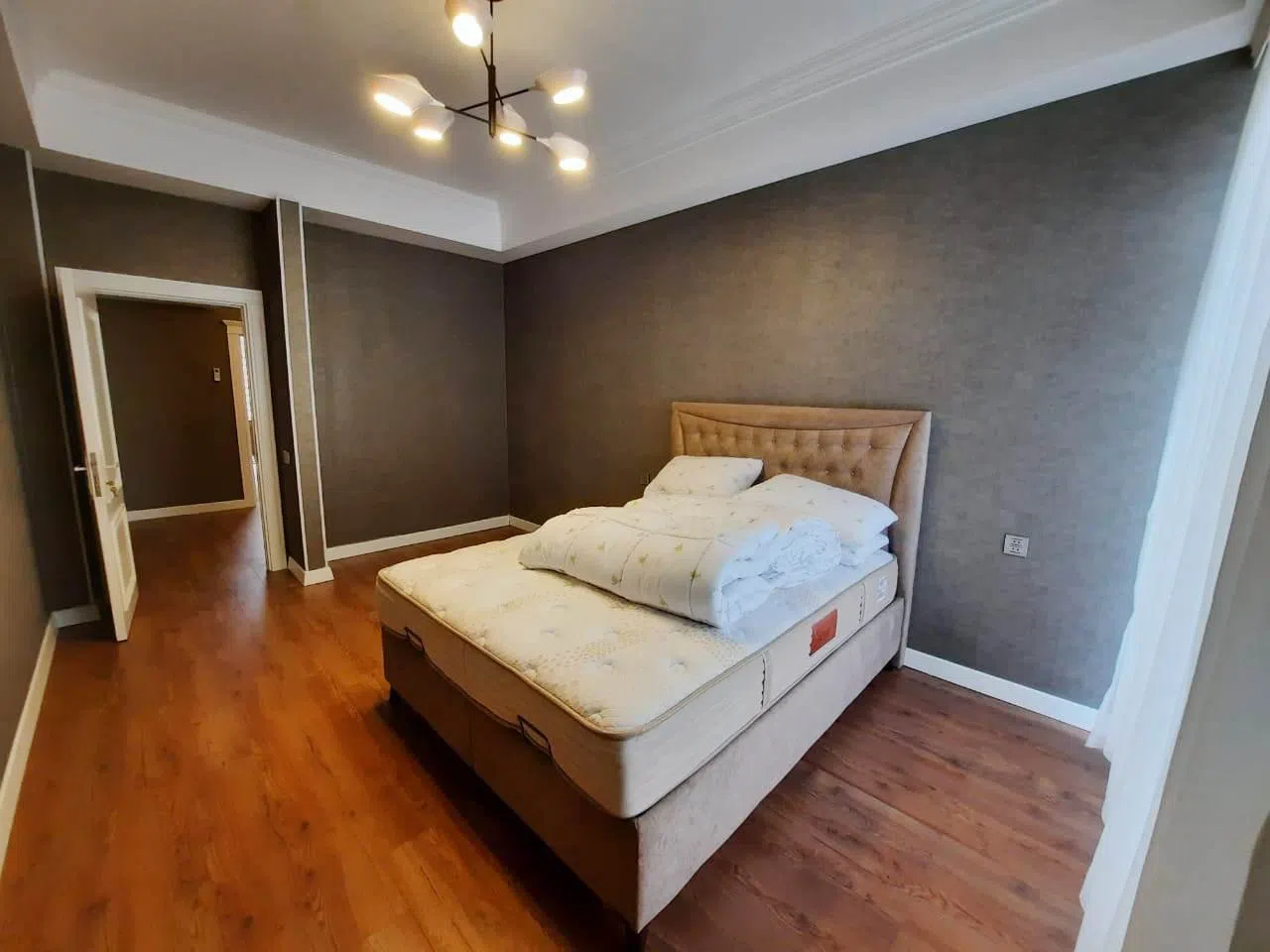 4 otaqlı mənzil 160 m² kirayə verilir — şəkil 10