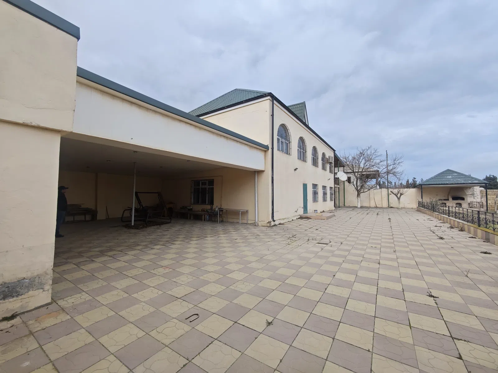 5 otaqlı bağ evi 255 m² 16 sot torpaq sahəsində satılır — şəkil 14
