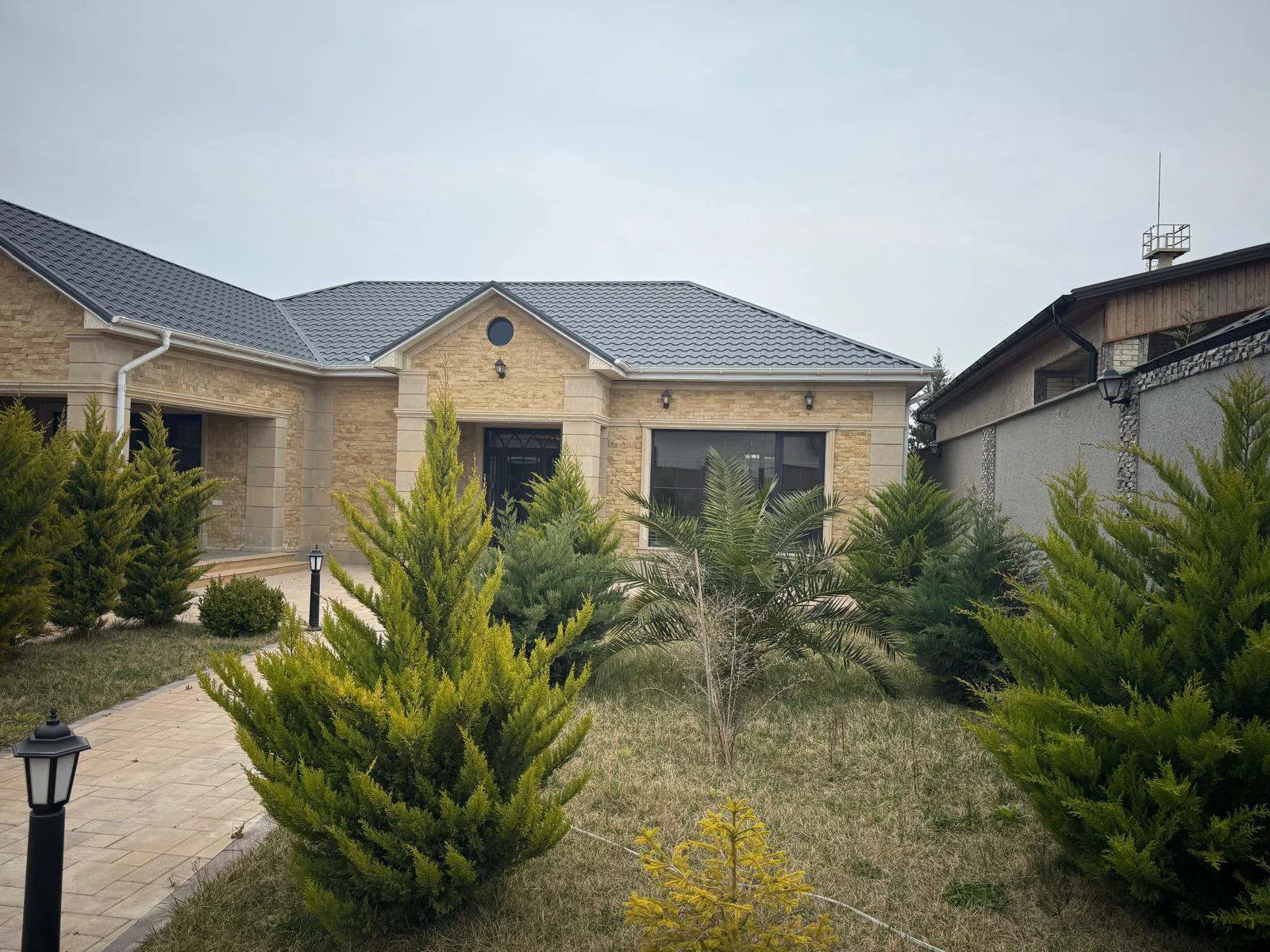 4 otaqlı bağ evi 190 m² 6 sot torpaq sahəsində satılır — şəkil 1