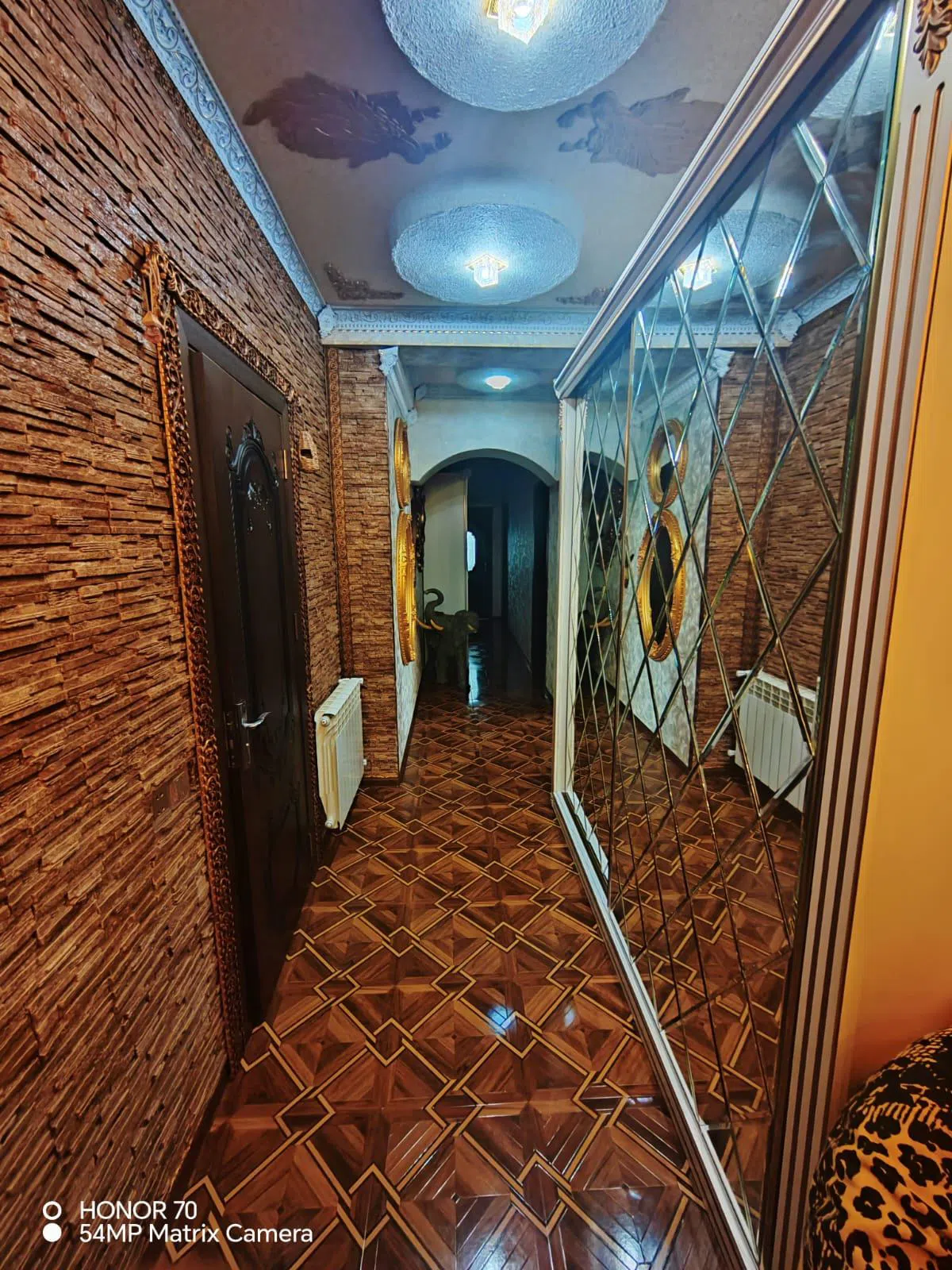 2 otaqlı mənzil 112 m² satılır