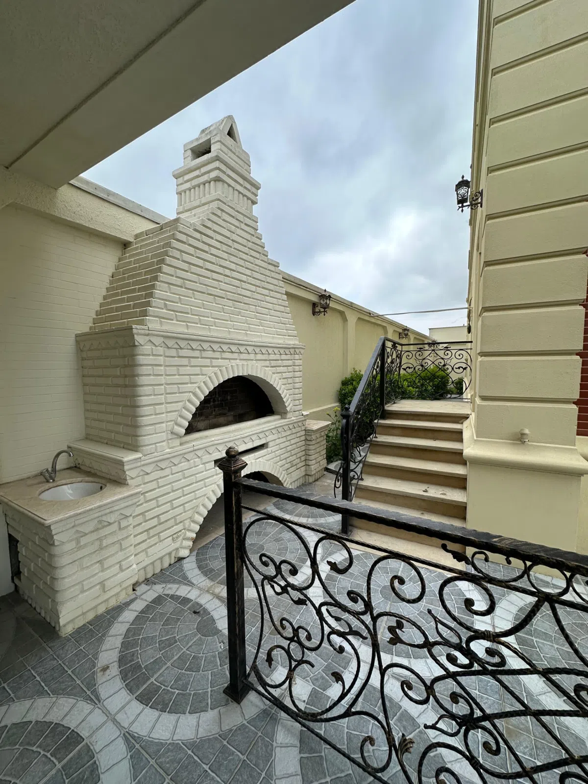 6 otaqlı villa 420 m² - 9 sot torpaq sahəsində satılır