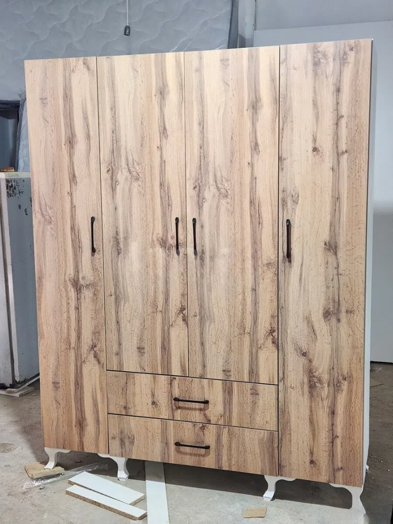 4-door wardrobe - Tenderyard