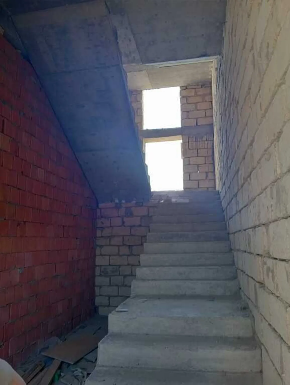 Təmirsiz ticarət obyekti, 1600 m² satılır