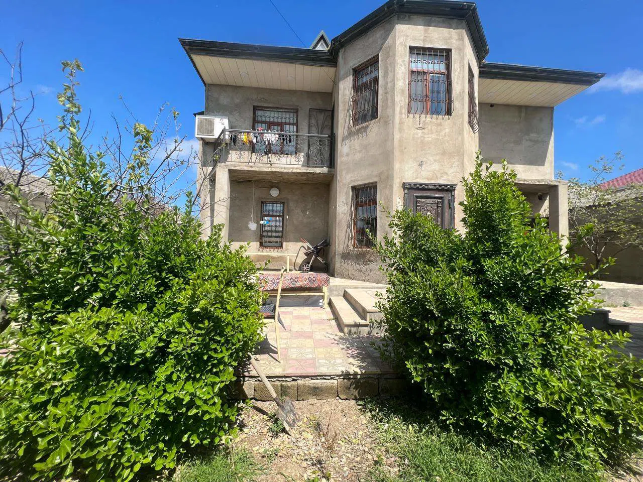 6 otaqlı həyət evi 250 m² - 5 sot torpaq sahəsində satılır — şəkil 1