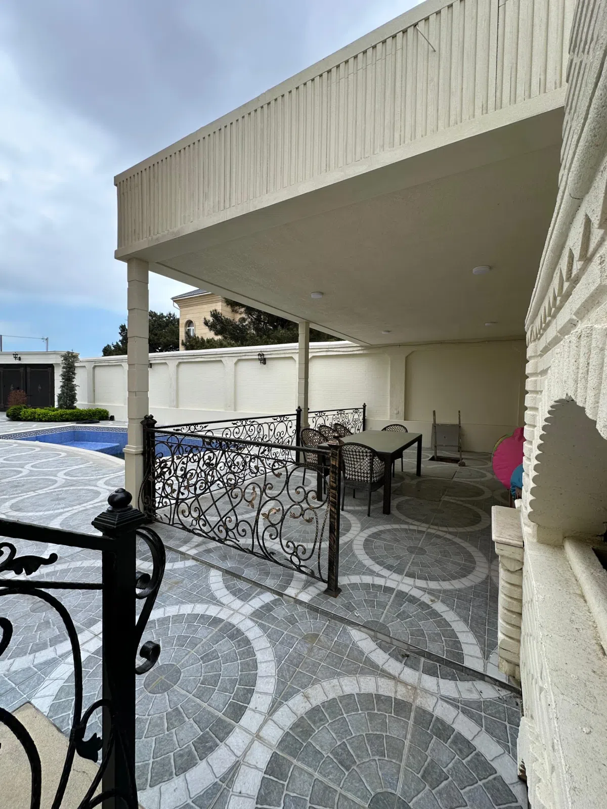 6 otaqlı villa 420 m² - 9 sot torpaq sahəsində satılır