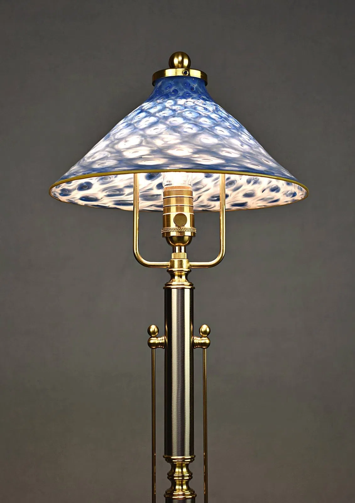 Floor lamp, Gold color - Tenderyard